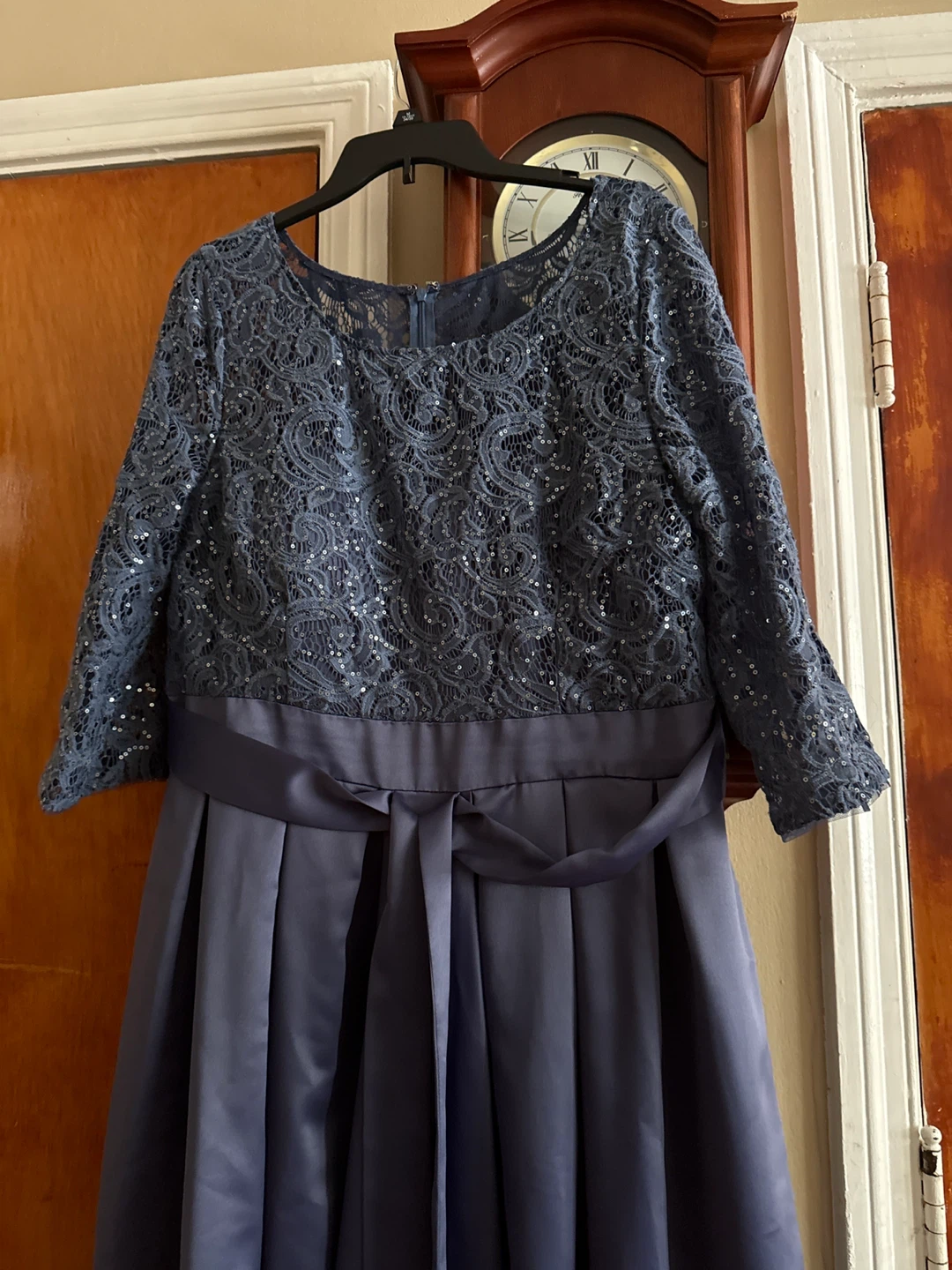 Navy Blue Lace Overlay Dress size 16 - photo 2