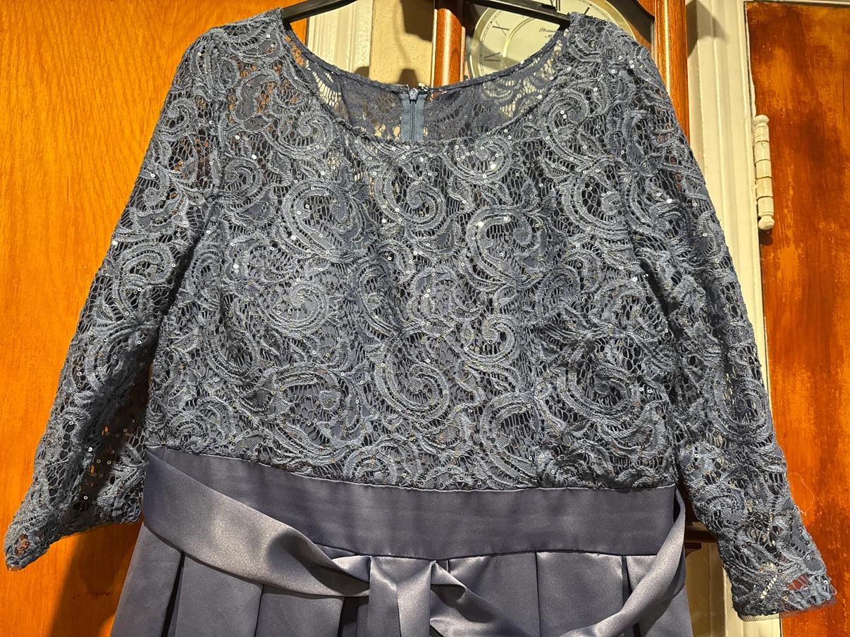 Navy Blue Lace Overlay Dress size 16 - photo 4