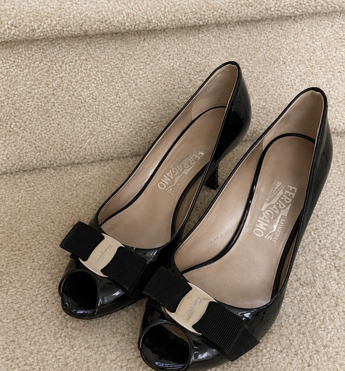 Salvatore Ferragamo Vara Bow Open Toes Leather Low Heel Shoes - photo 3