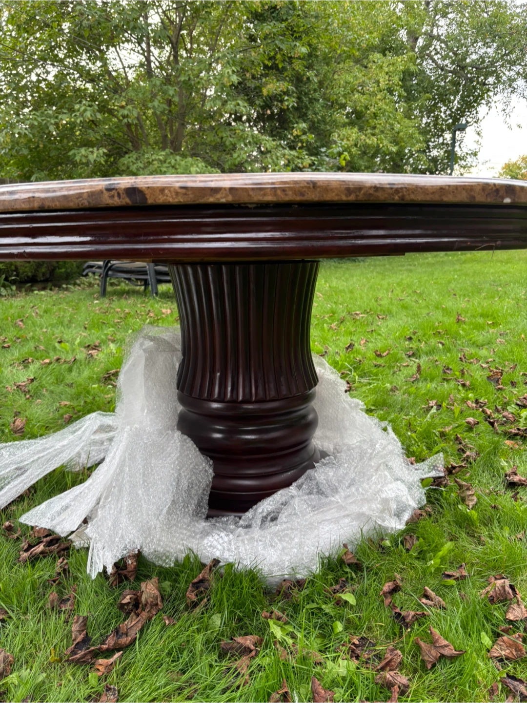 Round marble top dining table - photo 3