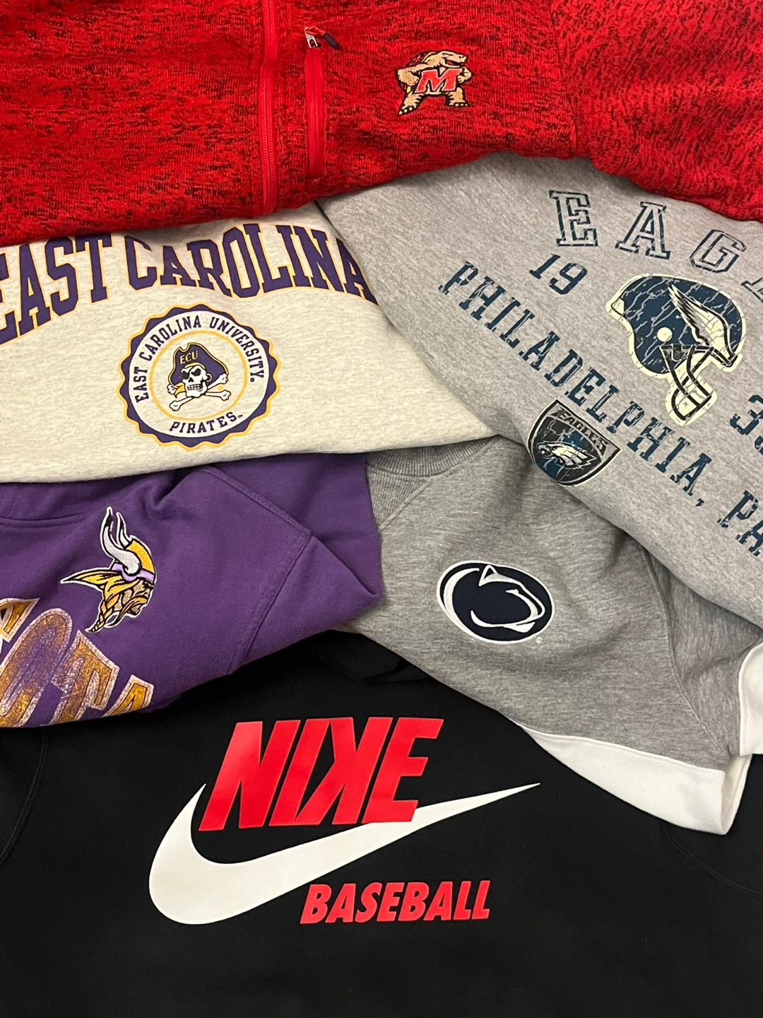 Bundle of Men’s size Large Sweaters & Hoodies