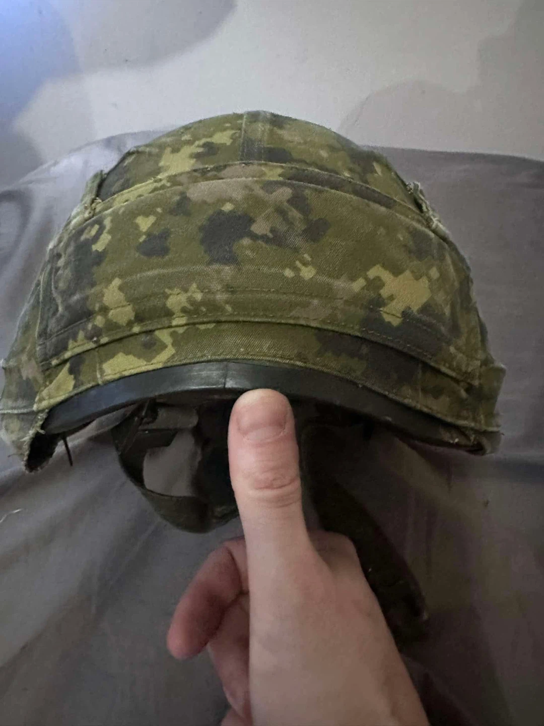 Canadian Military Combat Helmet - photo 2