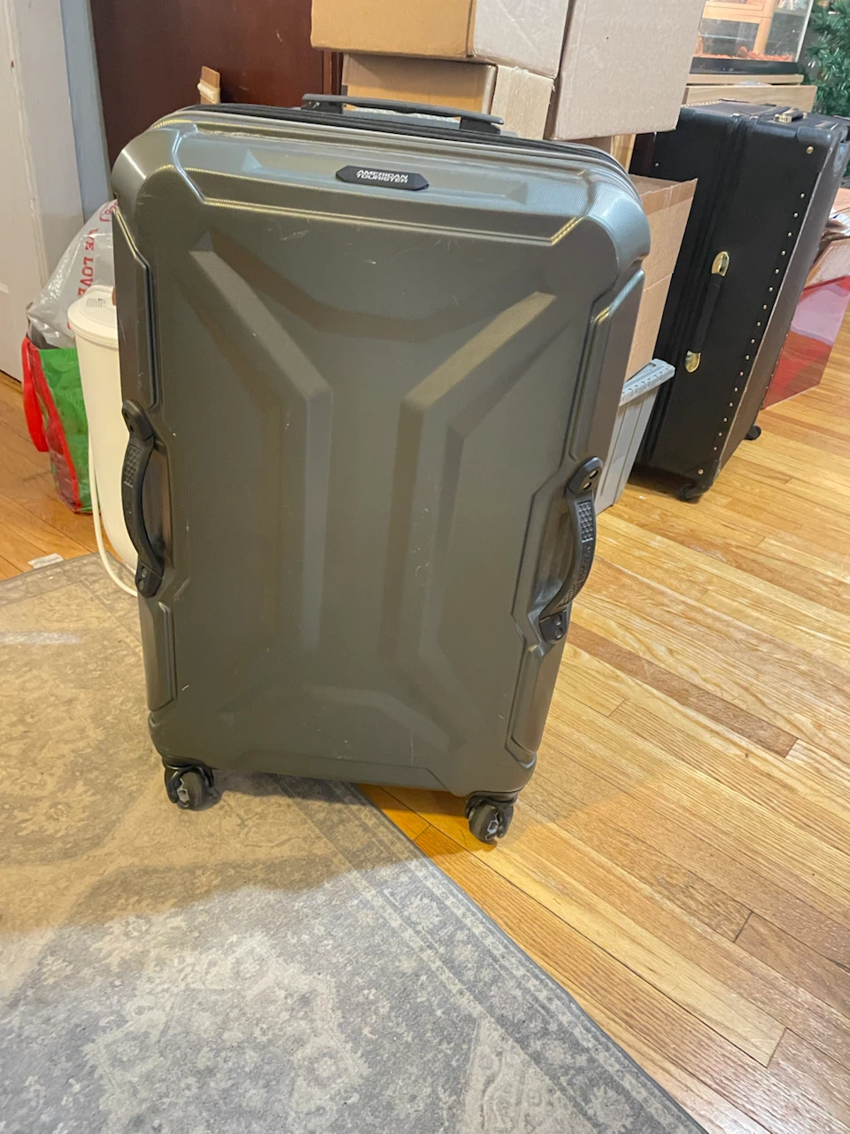 American Tourister Olive Hardside Spinner Suitcase