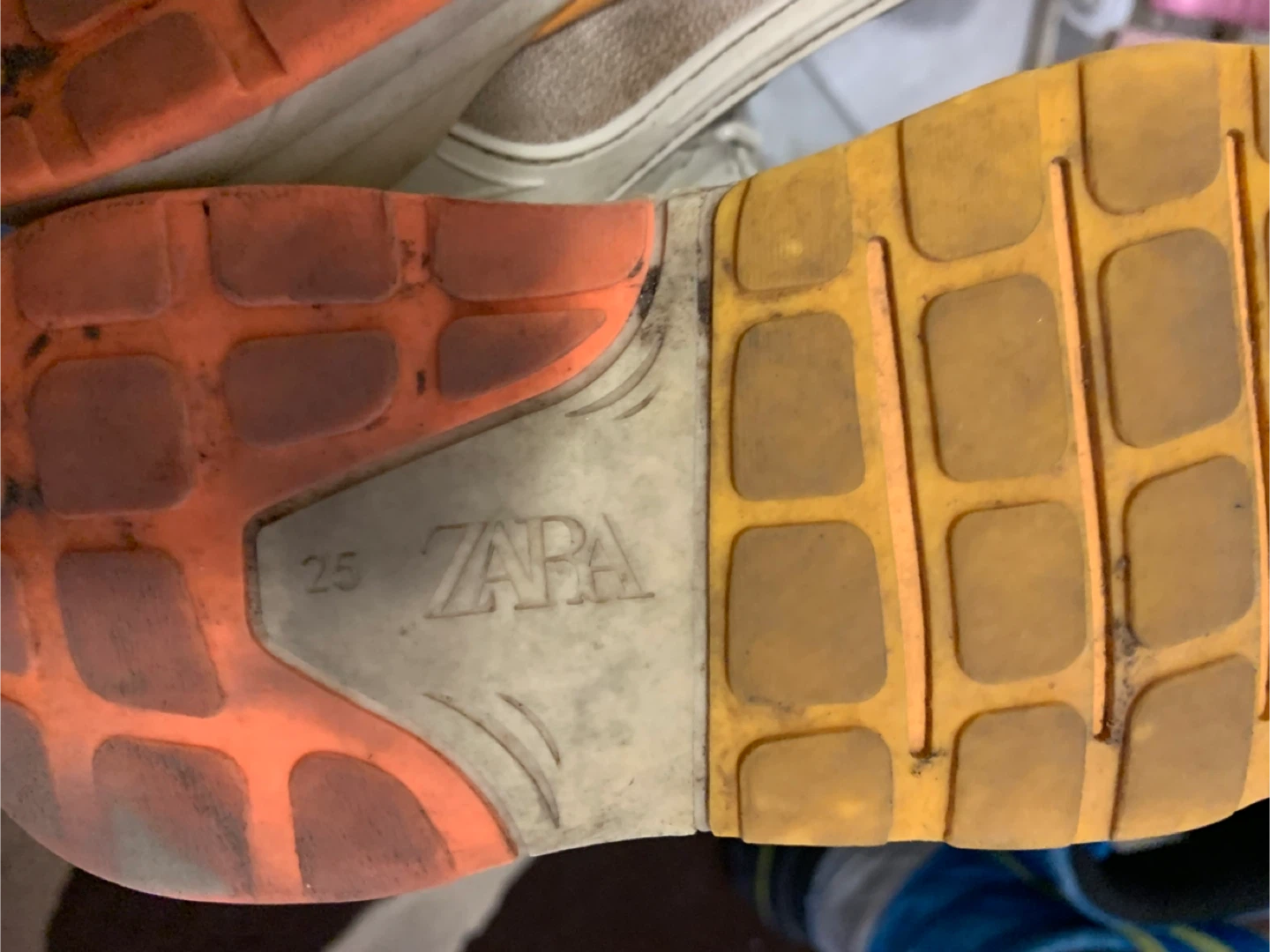 Zara Kids Sneakers Size 25 - photo 2
