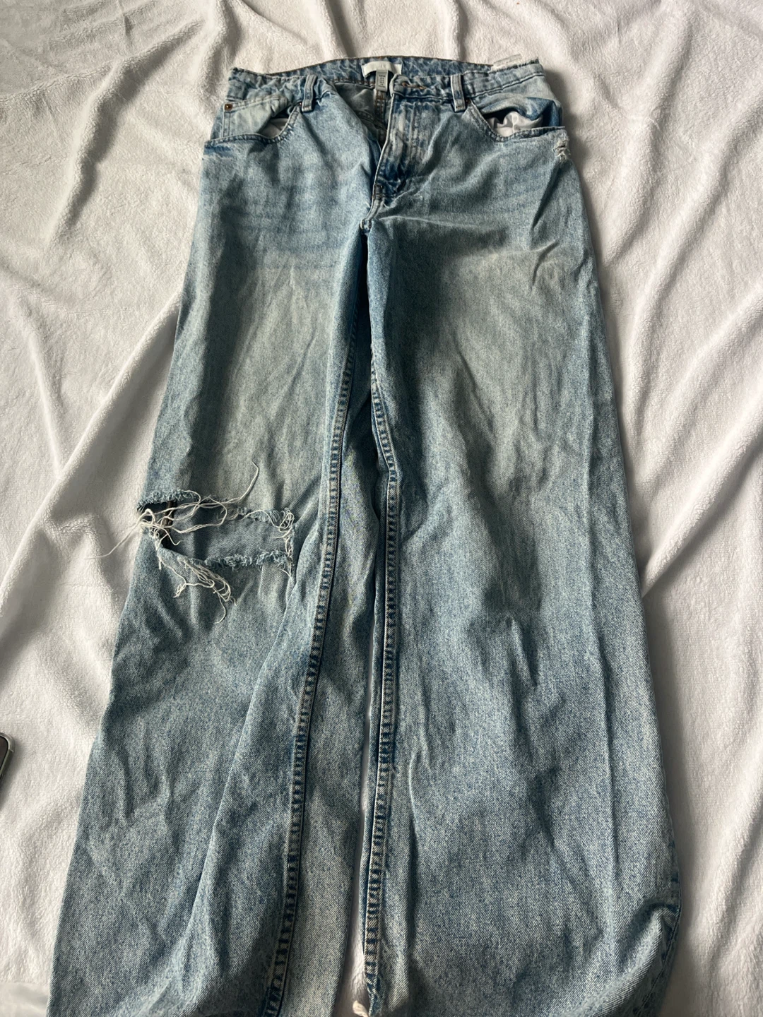 H&M Light Wash Distressed Jeans