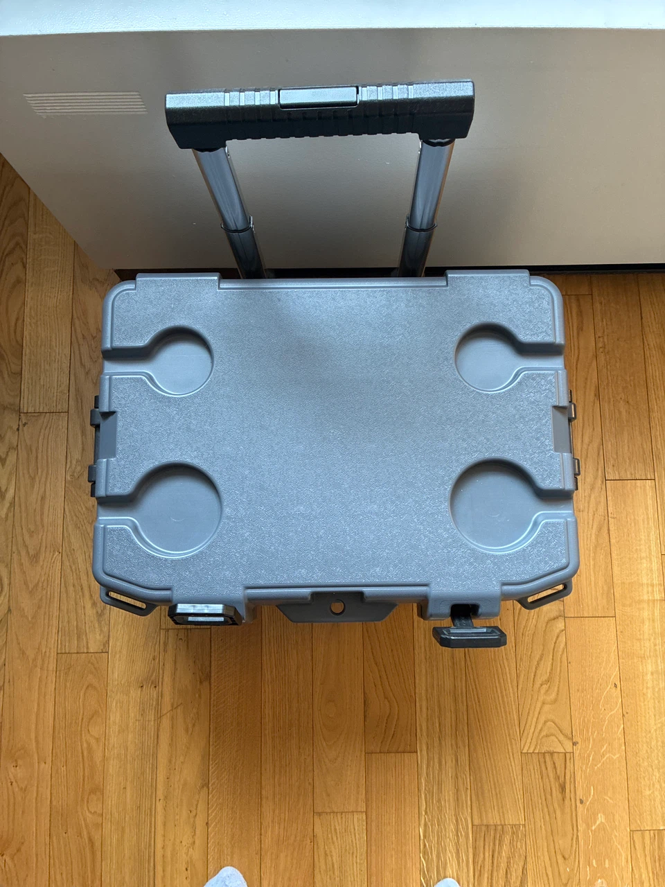 Igloo Cooler on wheels - photo 4