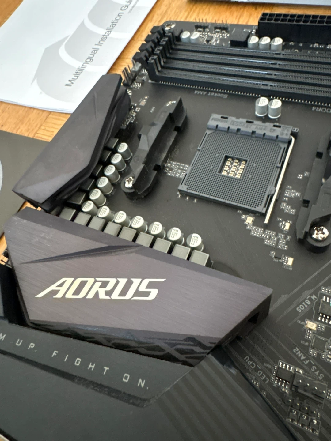 Gigabyte X570 AORUS Elite - photo 2
