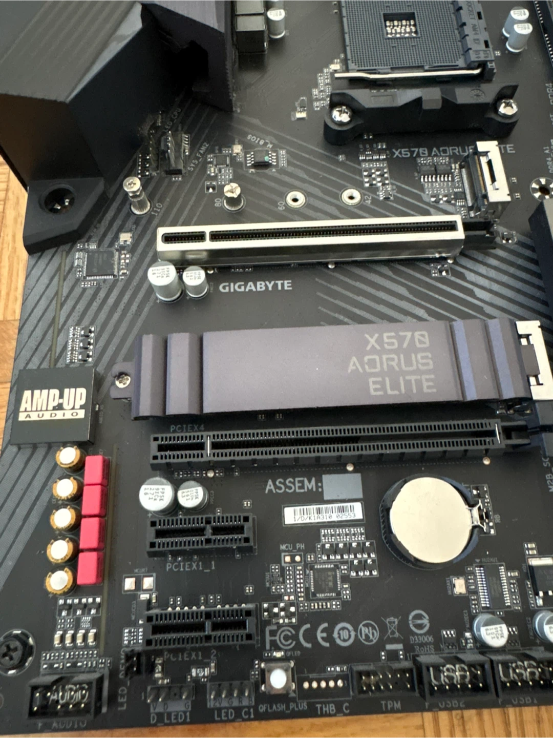 Gigabyte X570 AORUS Elite - photo 4