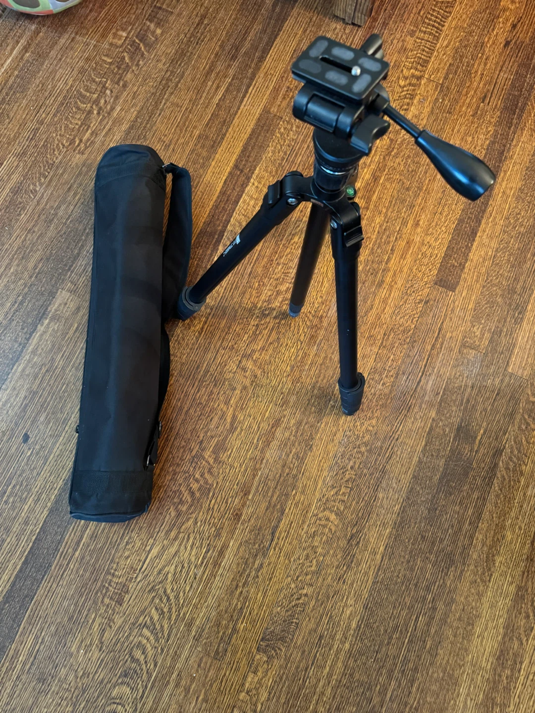 PT-TPM665-C Camera Tripod - photo 2