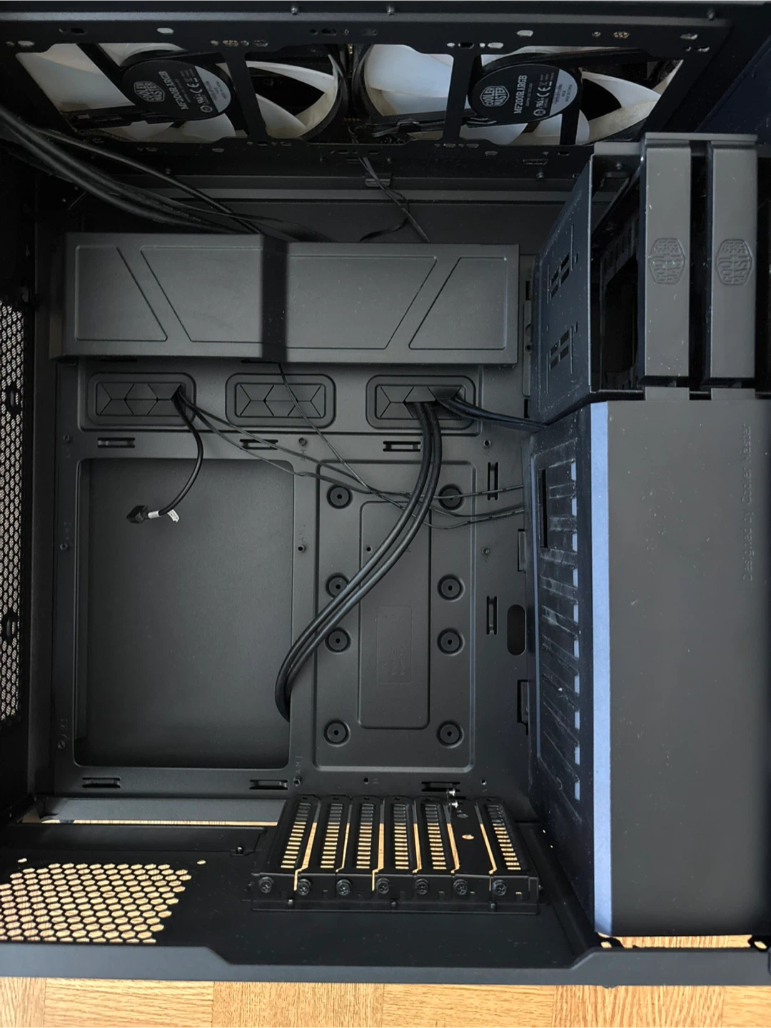 Cooler Master MCM-H500 MasterCase ATX Mid-Tower - photo 3