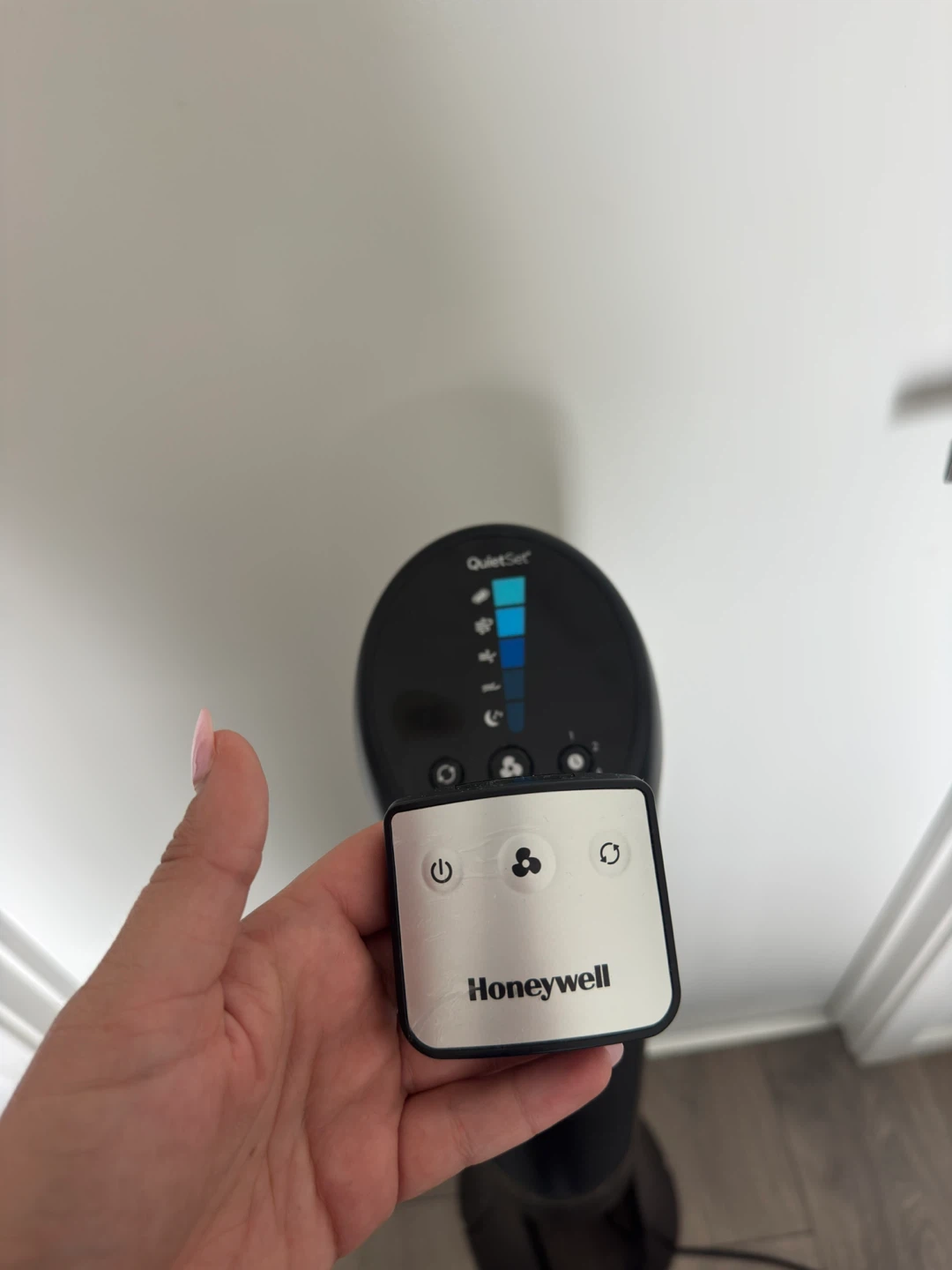 Honeywell QuietSet Tower Fan - photo 4