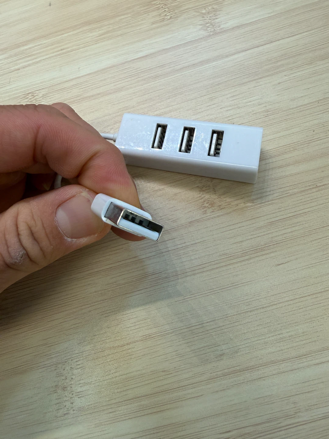 White 3-Port USB Hub - photo 3