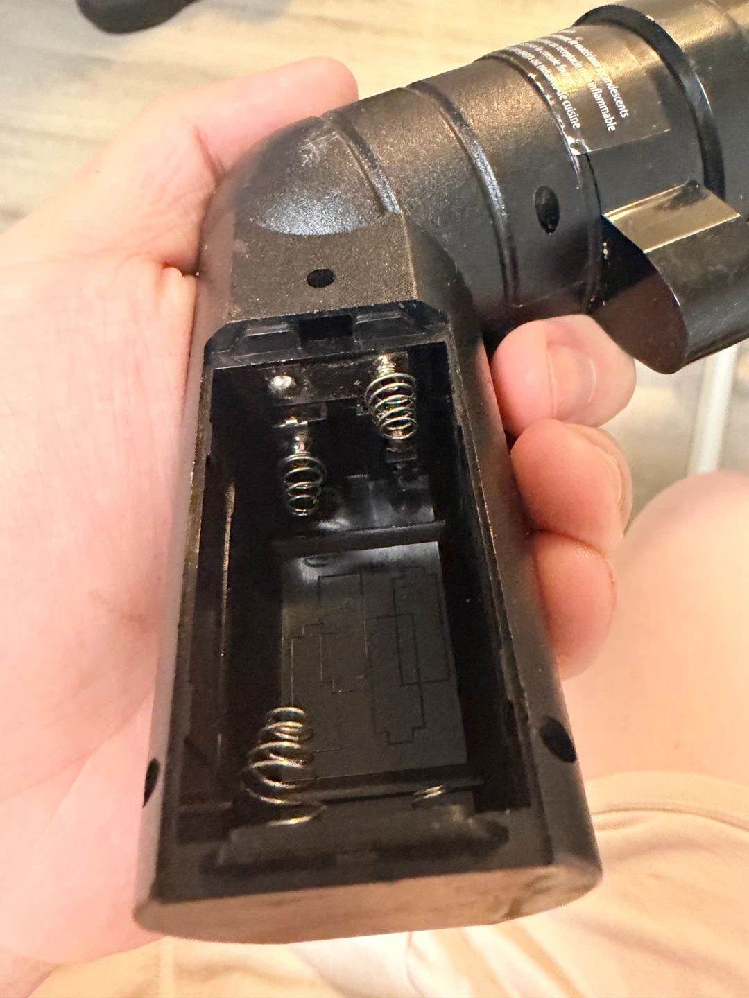 Black electric ash vacuum attachment