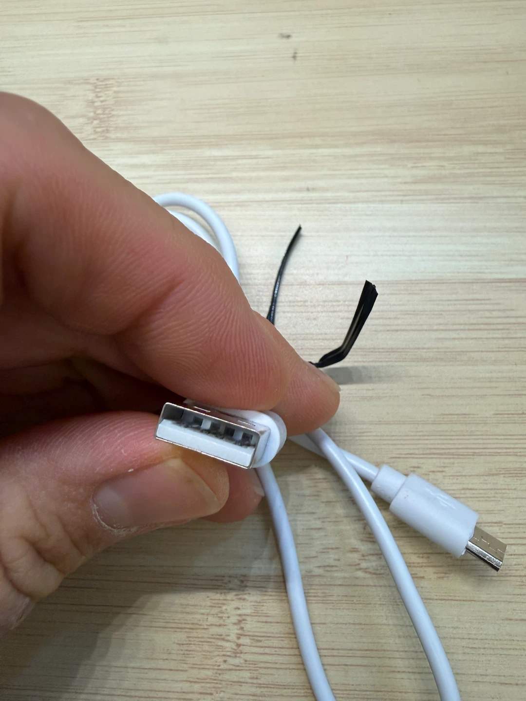 Micro USB charging cable - photo 3