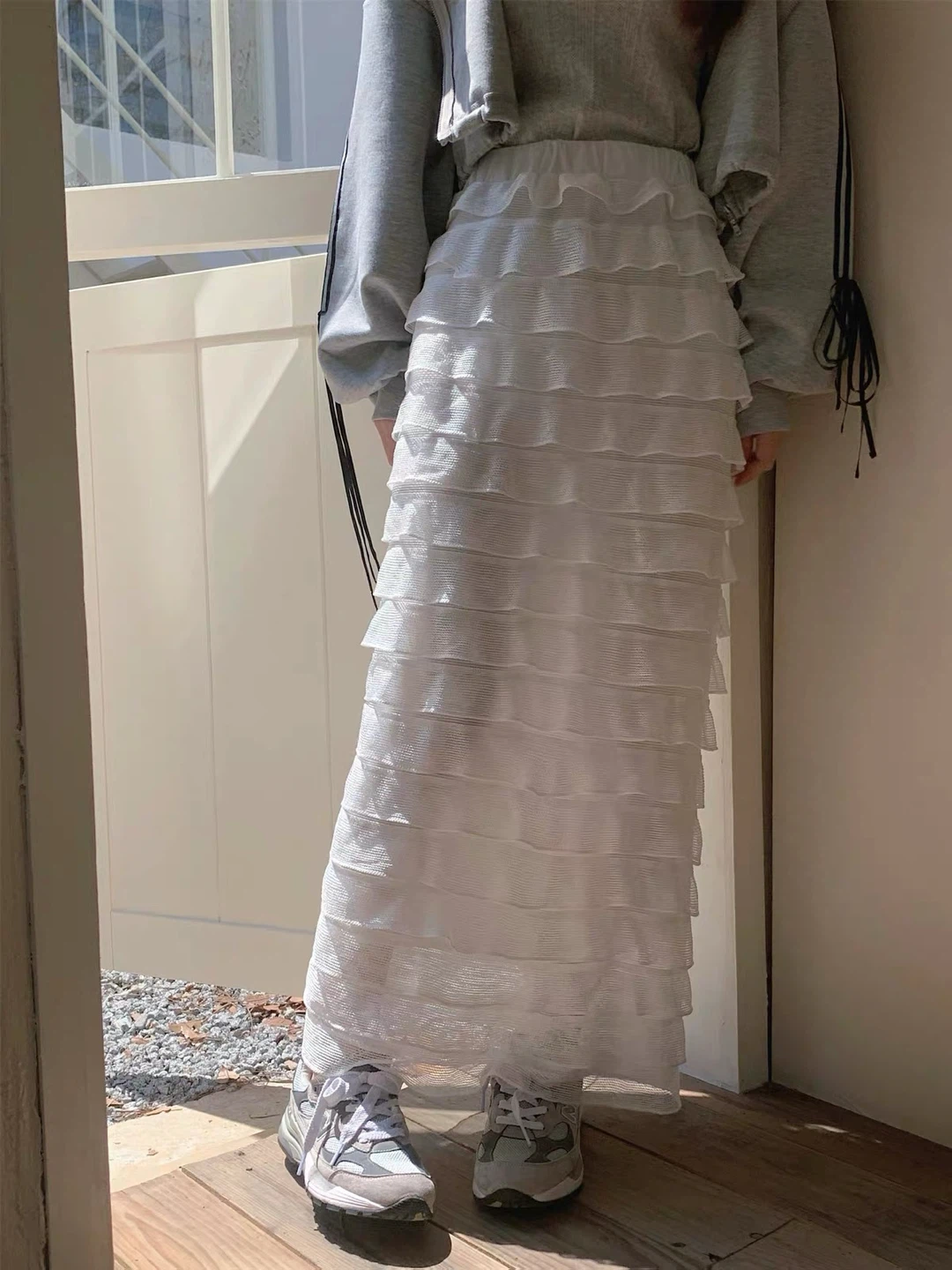 Multi-layered lace cake skirt, solid color casual midi skirt