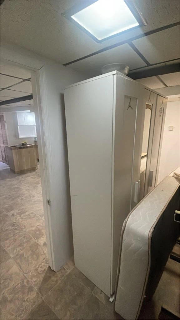 White Wardrobe with Mirror & twin XL bed frame - photo 4