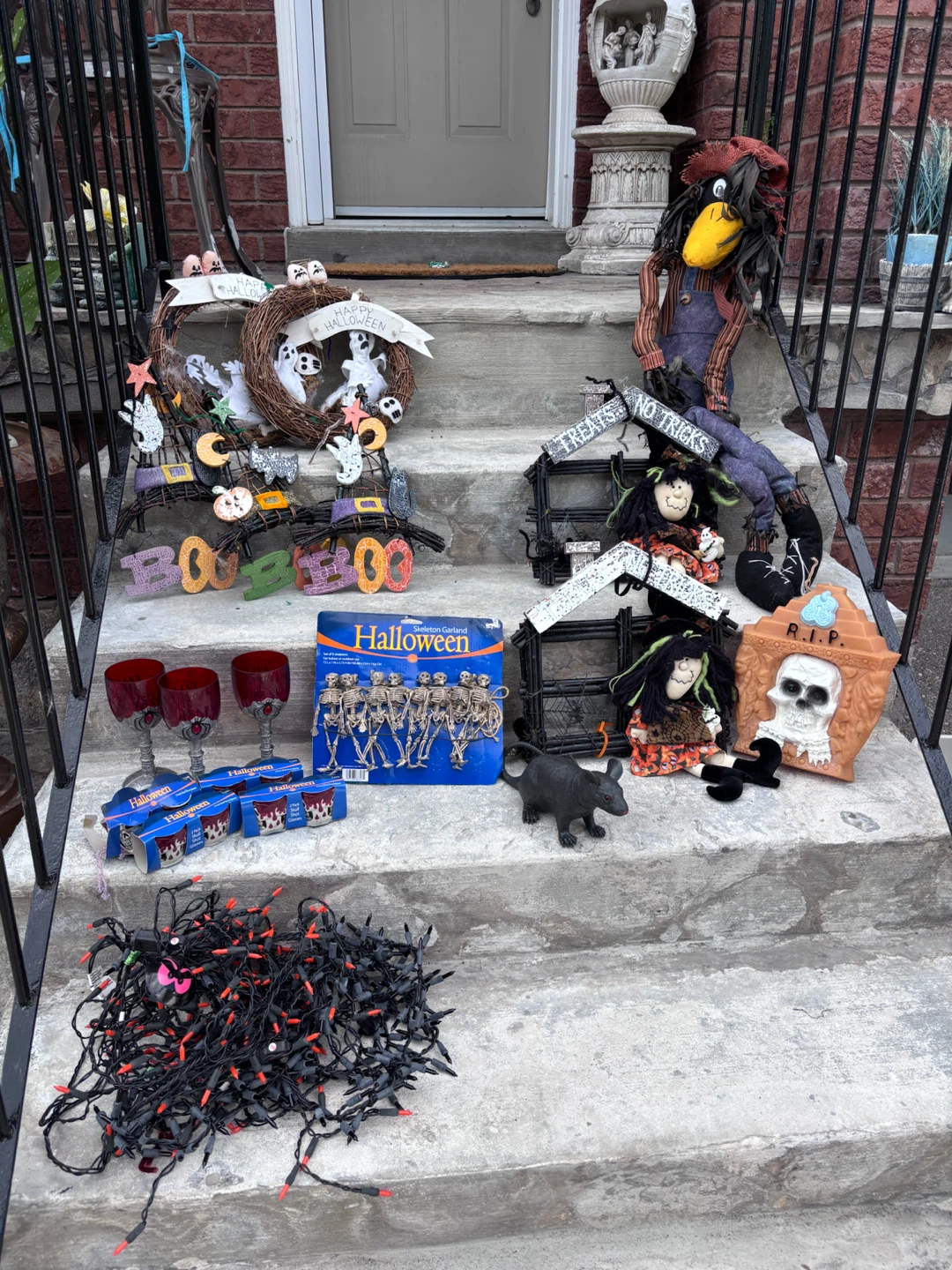 Assorted Halloween Decor and Costumes Bundle - photo 3