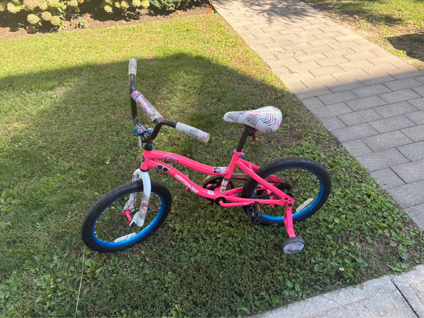 Monster High Kids Bicycle + Kids helmet and protective gear - photo 2
