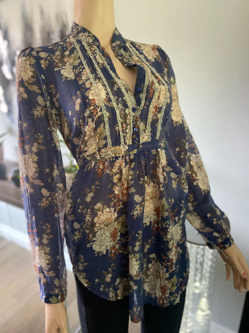 Bohemian Floral Lace-Trim Tie-Back Blouse M