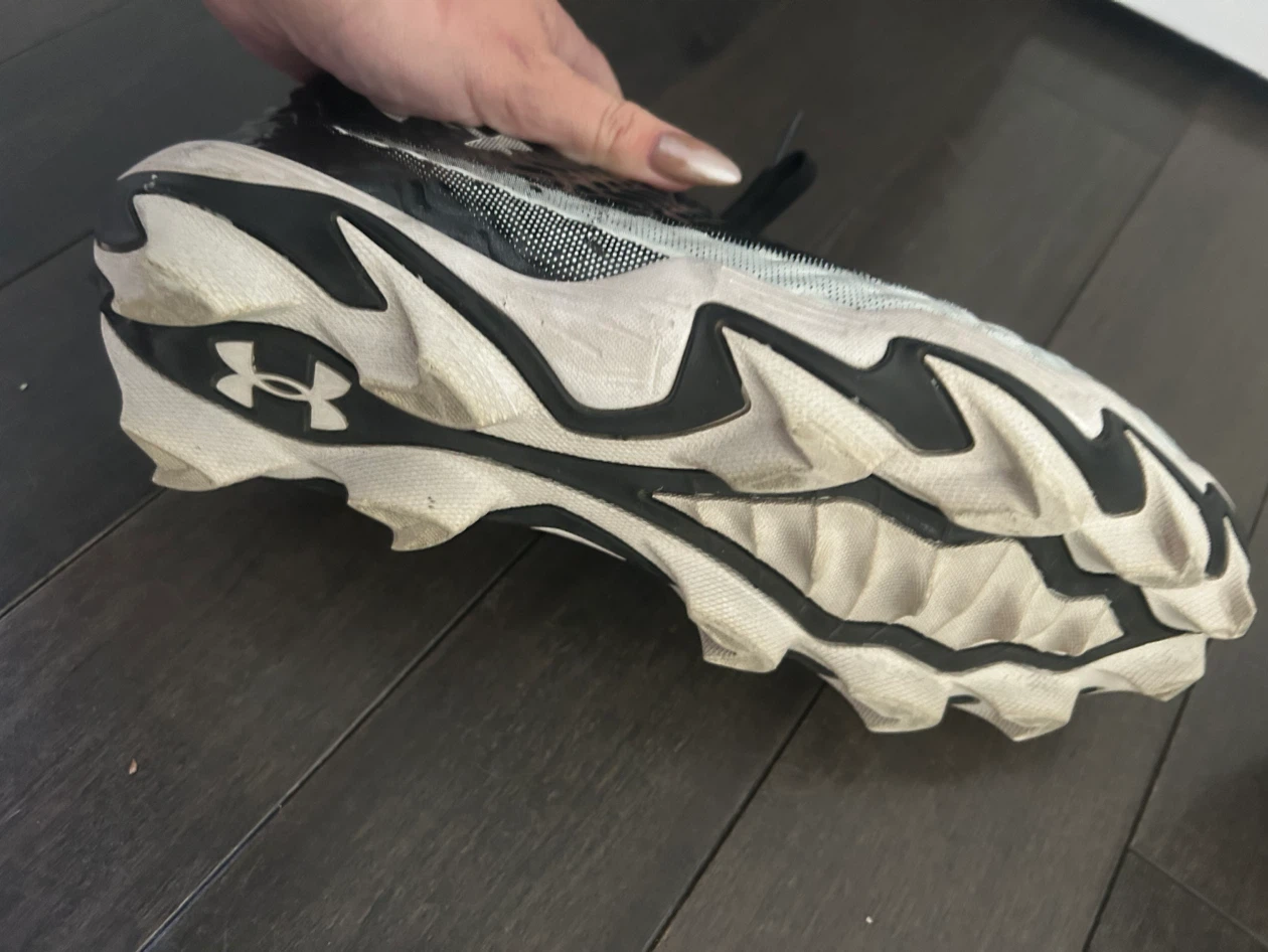 Under Armour Black and White Cleats - Size 7 - photo 3
