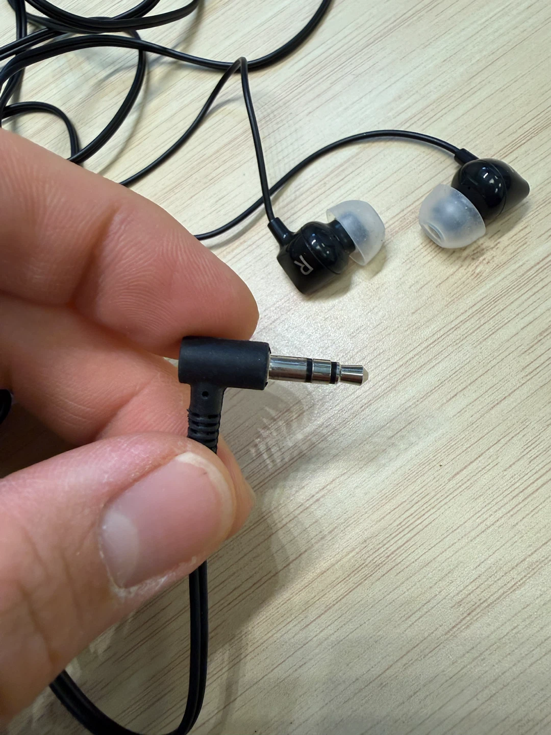 Black Wired Earbuds - photo 2