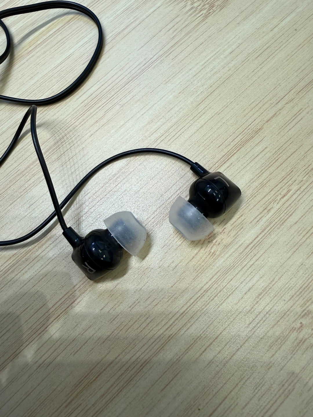 Black Wired Earbuds - photo 3