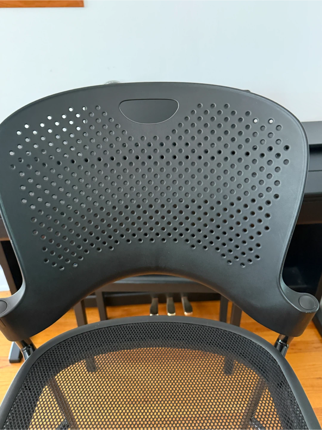 Herman Miller Caper Stacking Barstools - photo 3