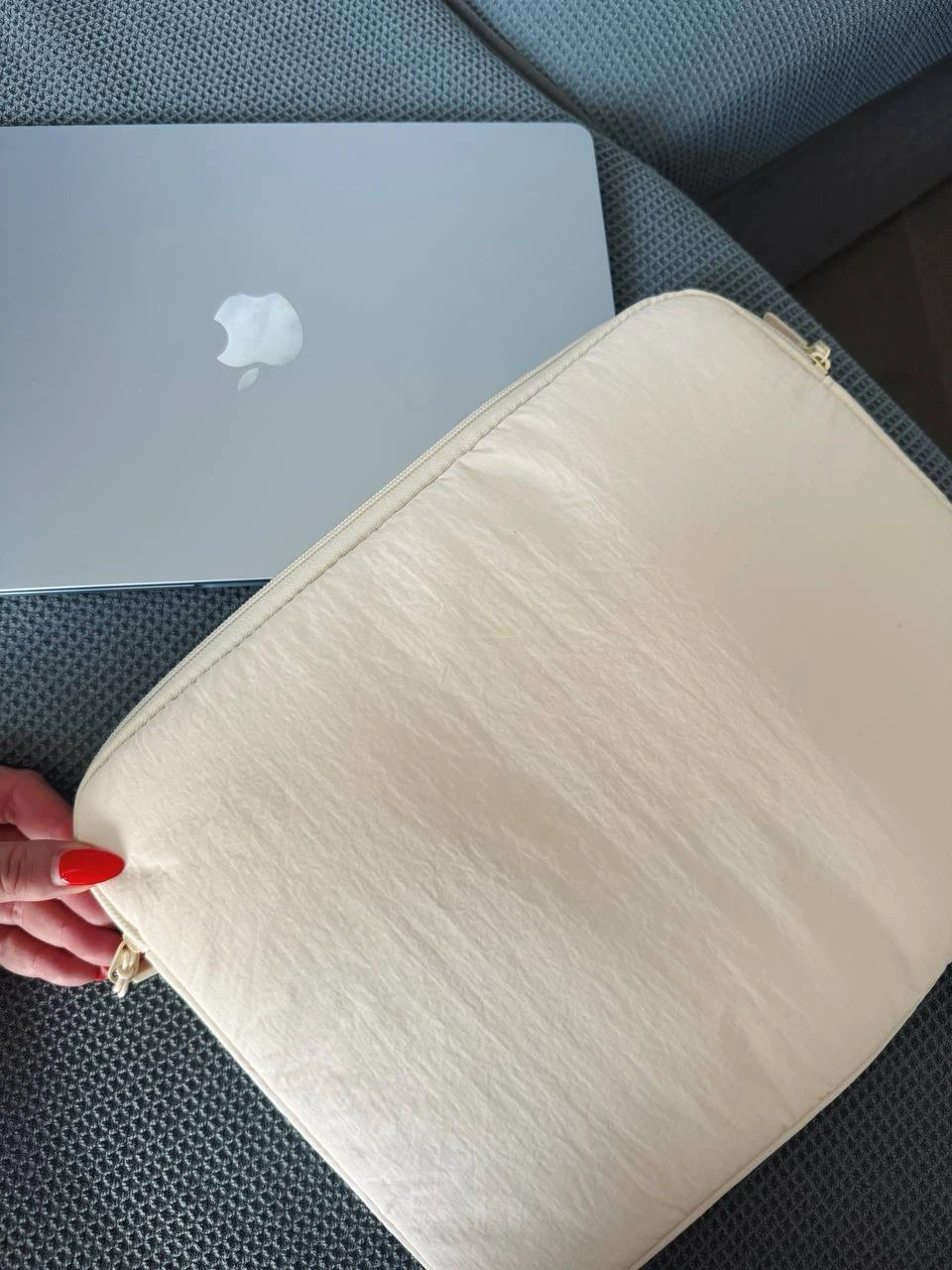 Puffy laptop sleeve 13.5 inch — beige - photo 3