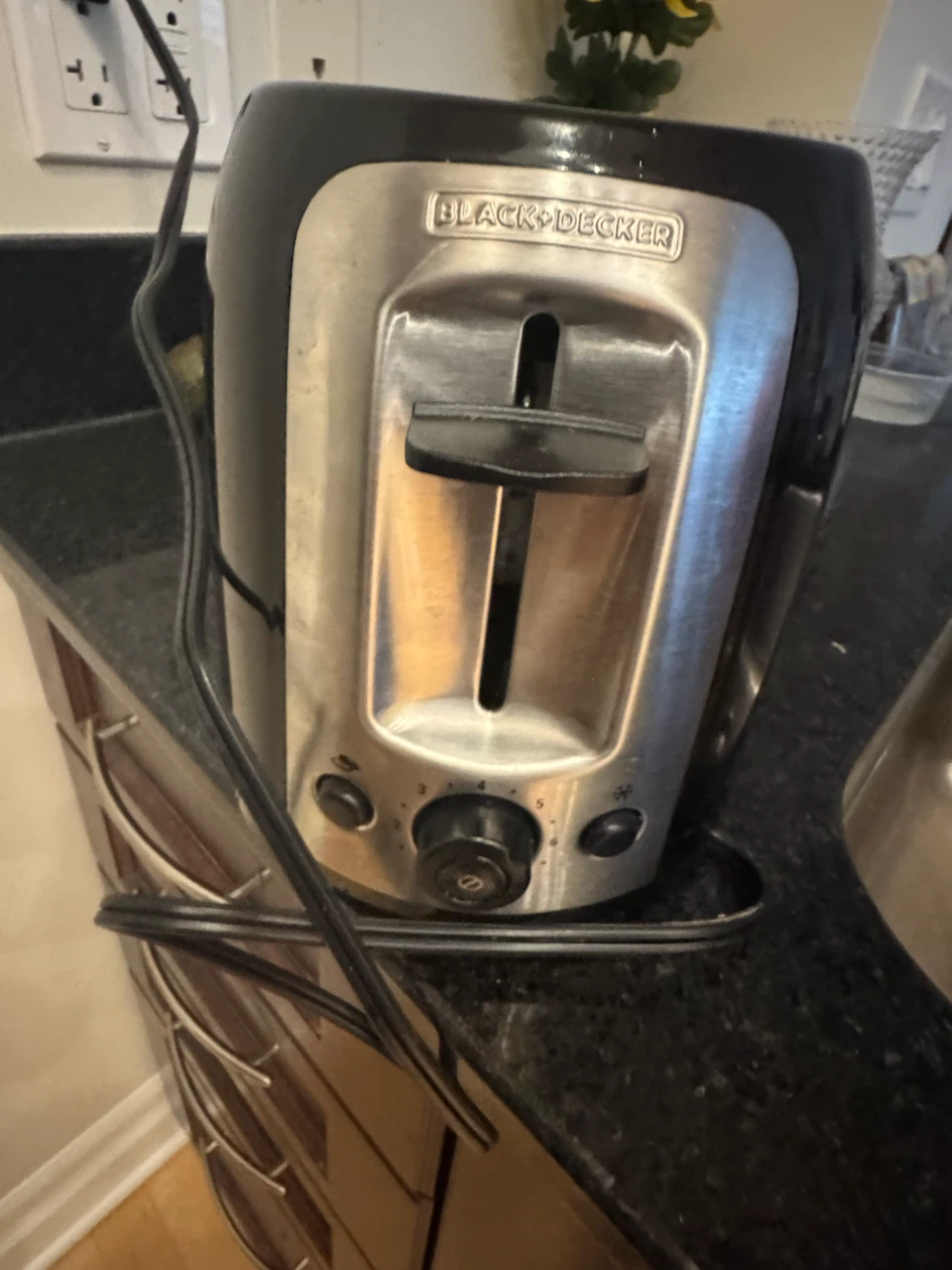 Black & Decker 2-Slice Toaster - photo 2