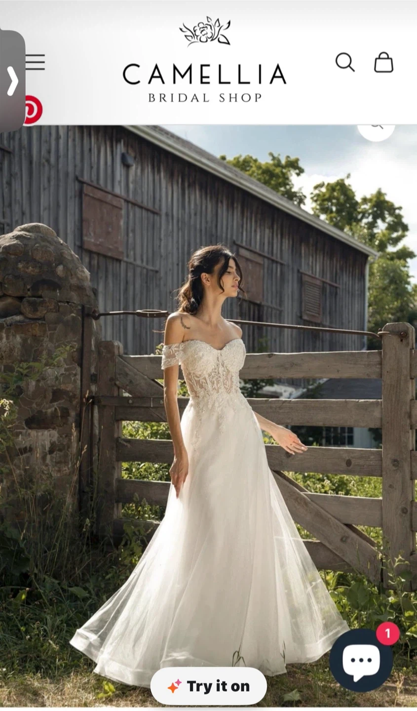 Camellia Magnolia White Wedding Dress - Ivory, Size 4