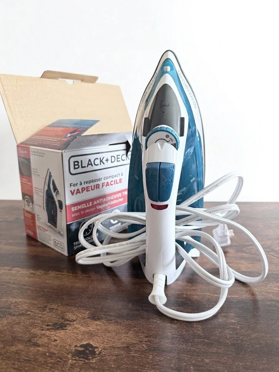 Black+Decker Compact Steam Iron