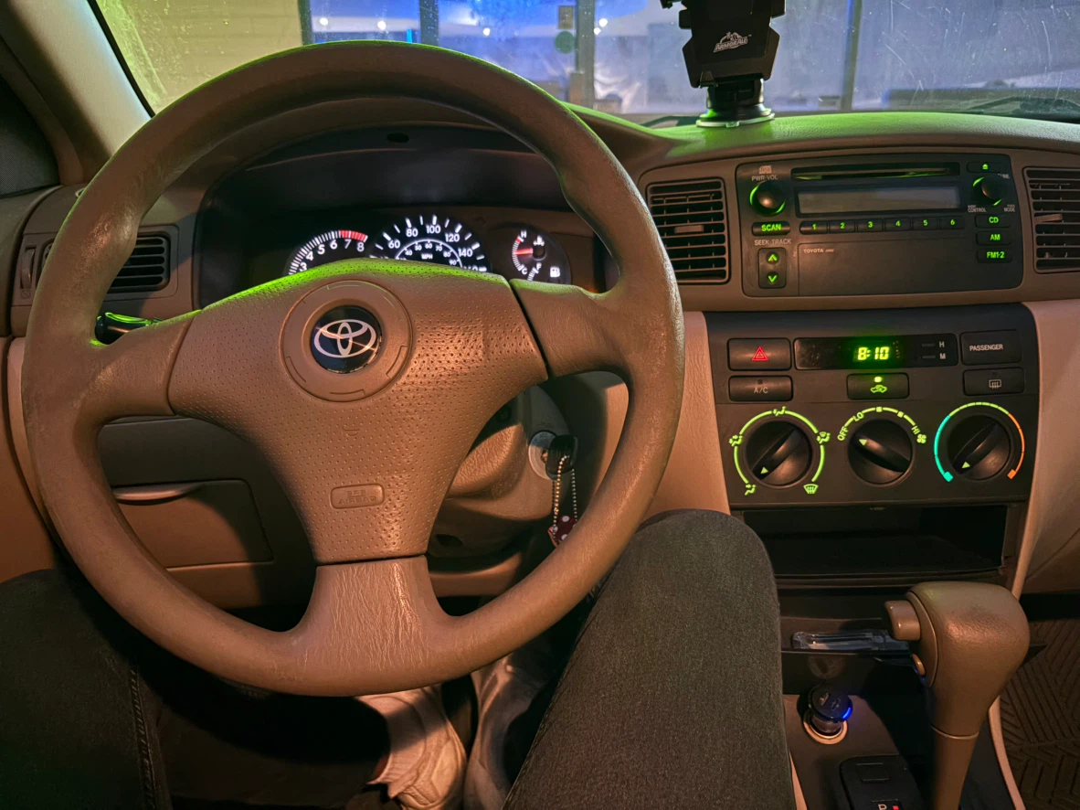 Toyota Corolla CE - photo 4