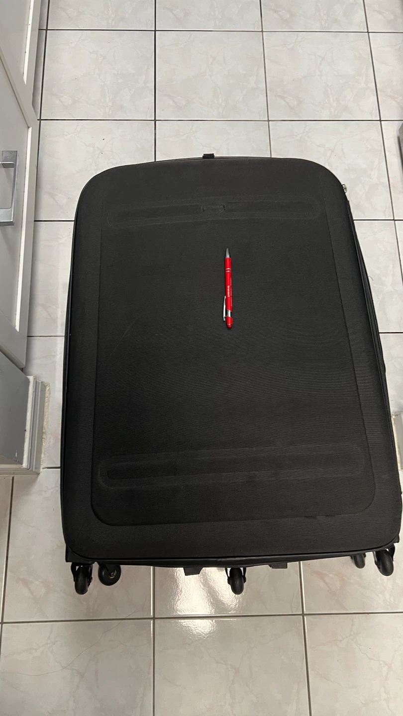 Lansay black upright luggage