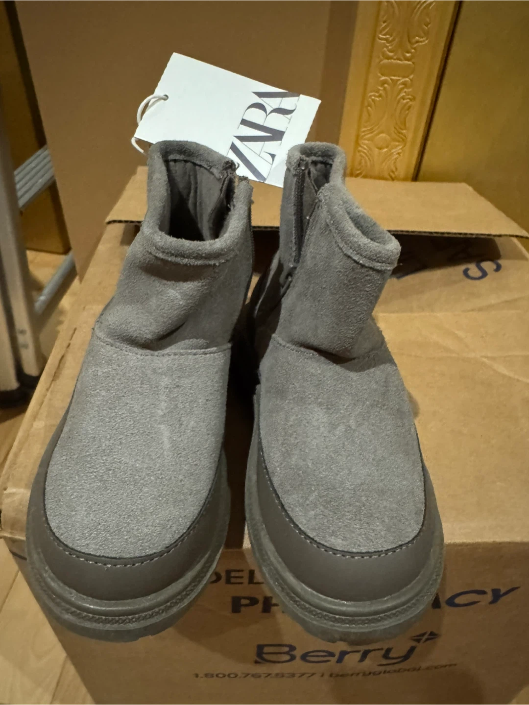 Zara Kids Suede Ankle Boots - Gray Size 22