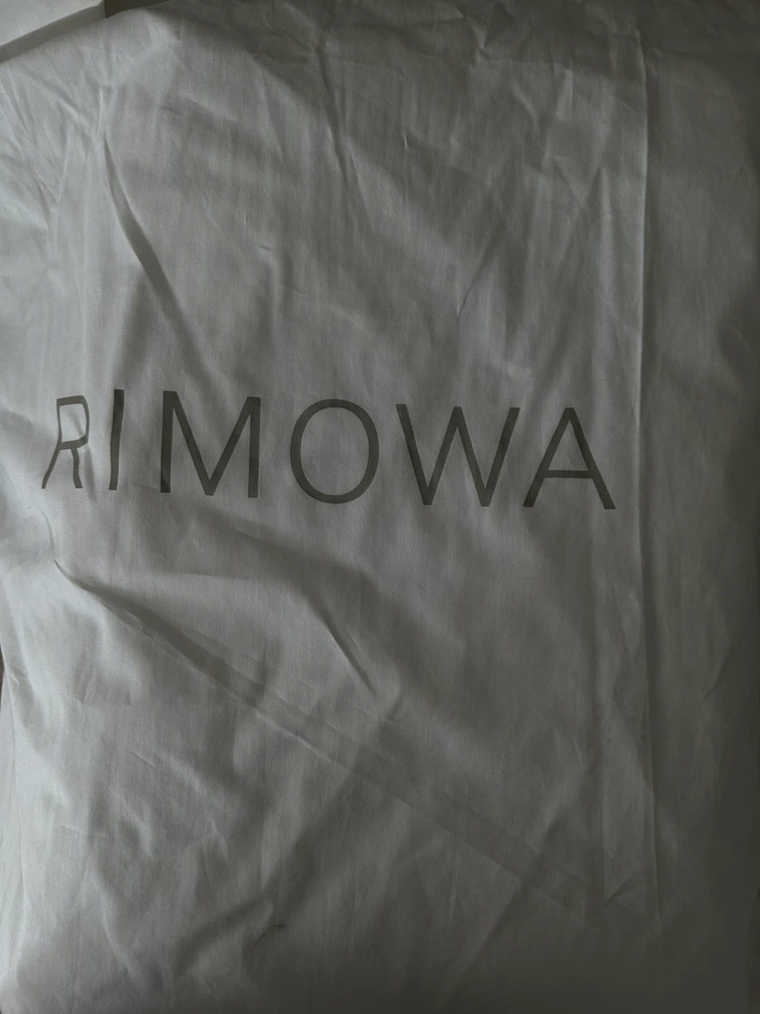 Black Rimowa cabin luggage - photo 3