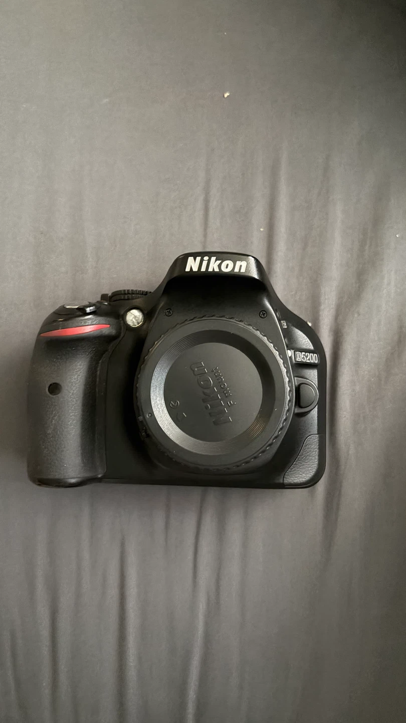 Nikon D5200 Camera and Sigma 100-400mm Lens - photo 3