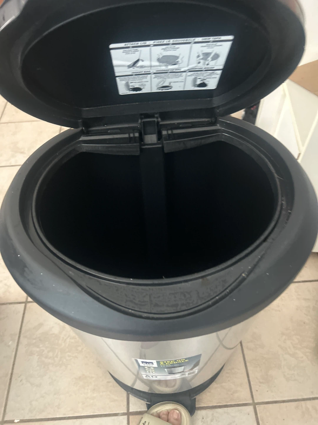 KIS Elite Series Step-On Waste Bin 40L - photo 2