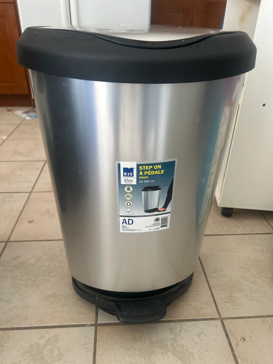 KIS Elite Series Step-On Waste Bin 40L - photo 5