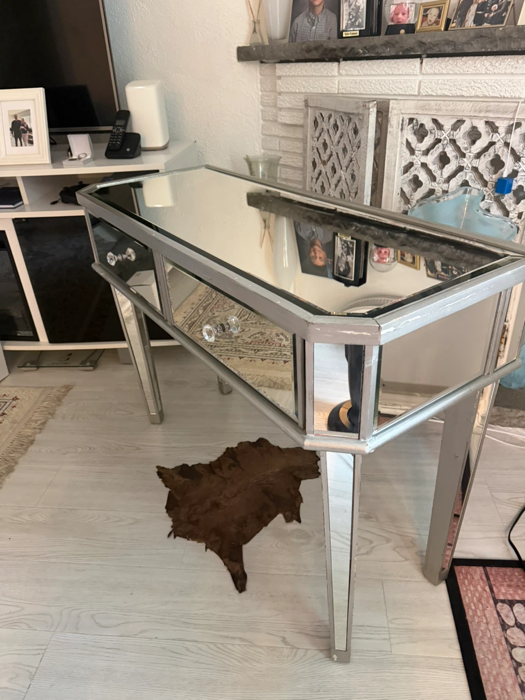 Mirrored Console Table with 2 Drawers – Silver - photo 2