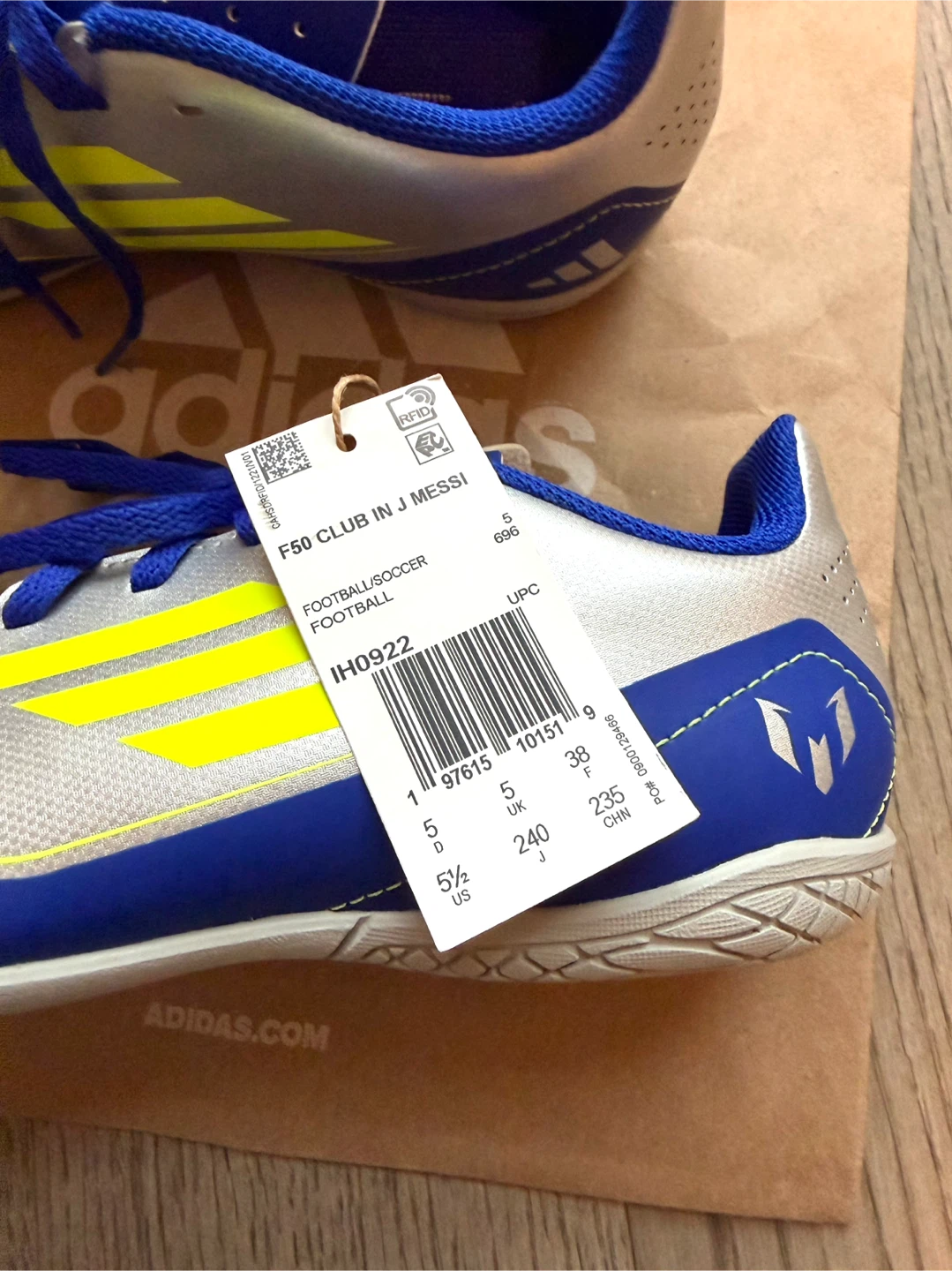 NEW Adidas F50 Messi Club Kids Futsal - Size US 5.5 - photo 3