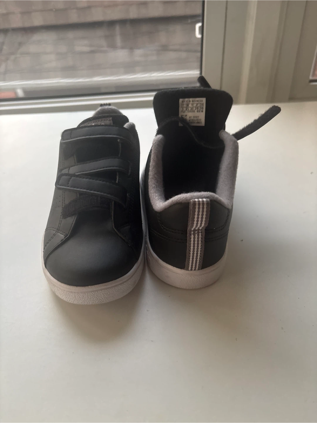 Adidas Kids Velcro Sneakers Black Size 3 - photo 4