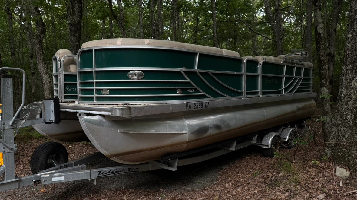 South Bay 922CR Pontoon Boat