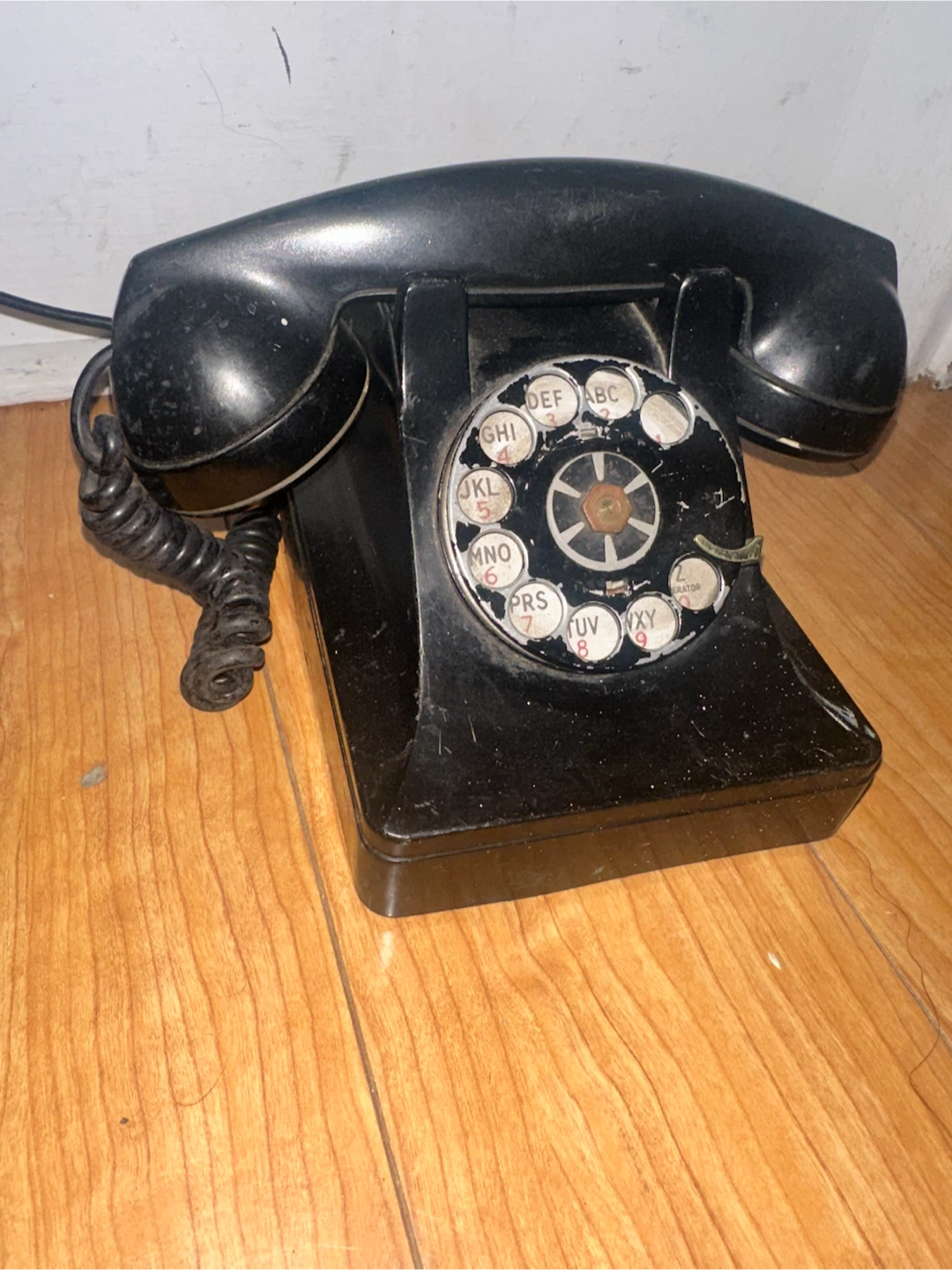Vintage Rotary Telephones - photo 3