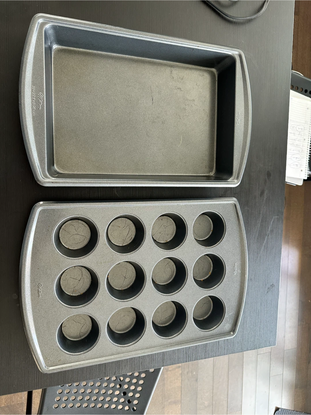 Wilton large Baking Pan Set of two