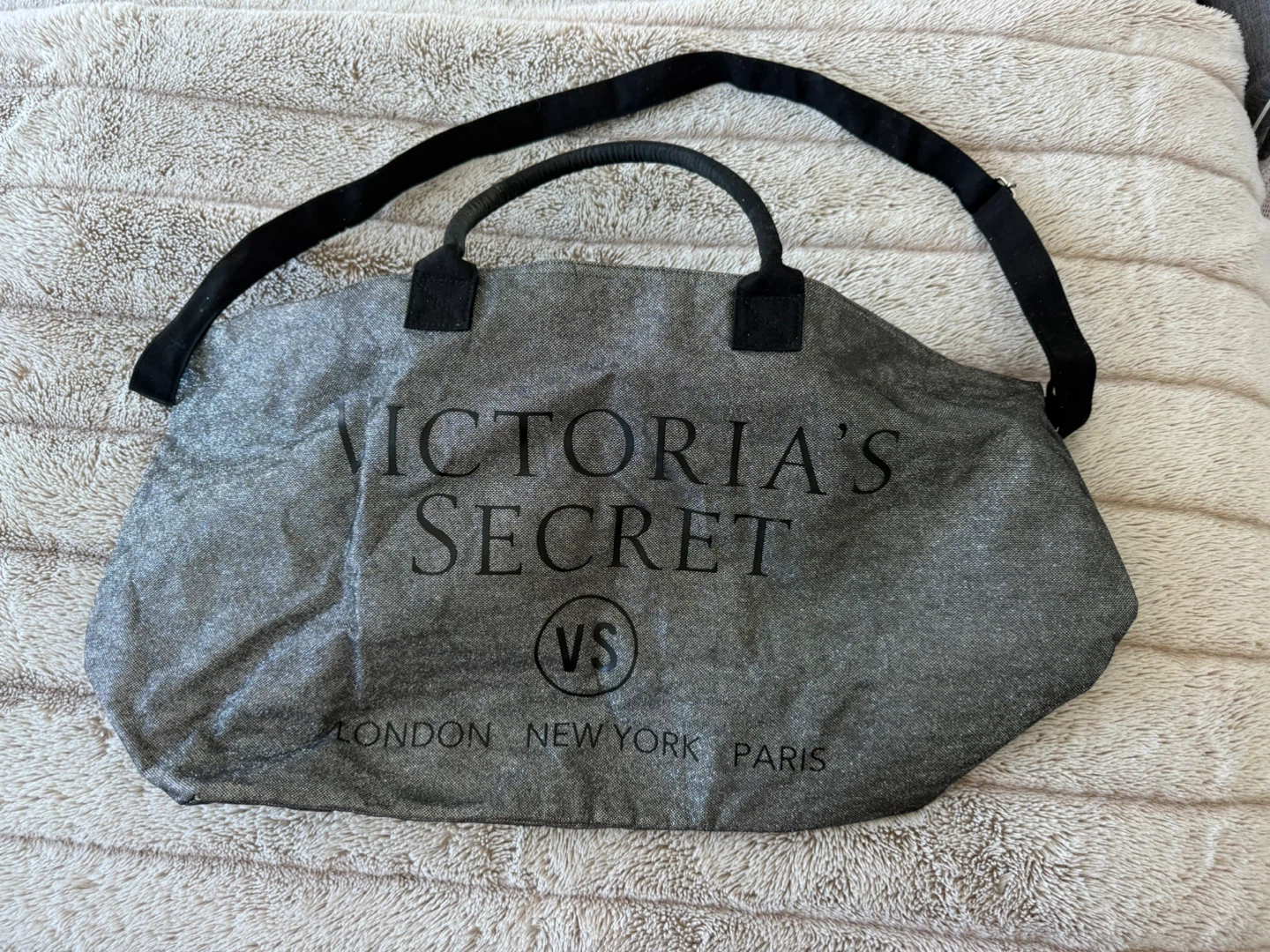 Victoria’s Secret tote/duffel bag