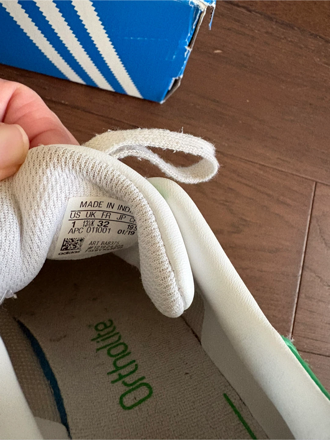 Adidas Stan Smith - kids size 1 - photo 3