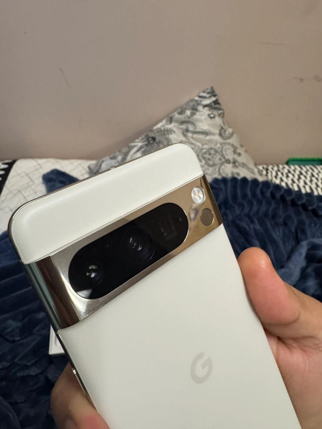 Google Pixel 8 Pro - photo 3