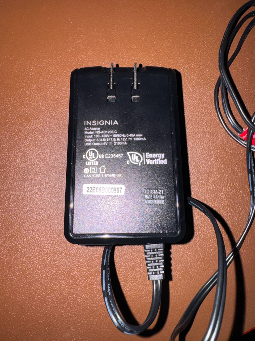 Insignia Universal AC Adapter - photo 2