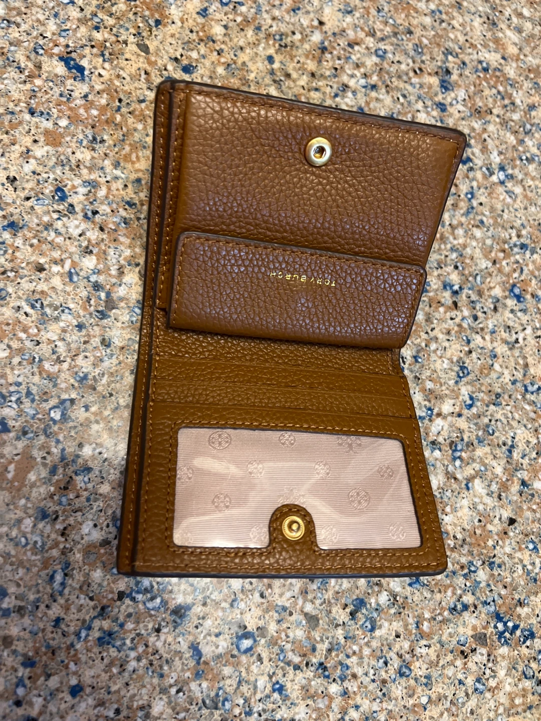 New and authentic Tory Burch Bi-Fold Wallet - photo 3