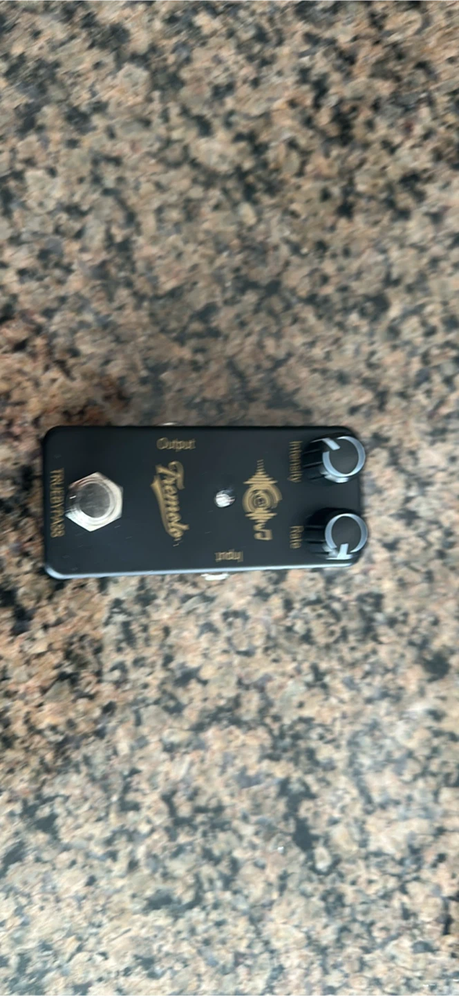 Joyo Maximum, Donner Stylish Fuzz and Tremolo Pedals - photo 4